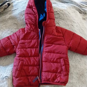 Manteau réversible rouge/bleu 6 mois neuf