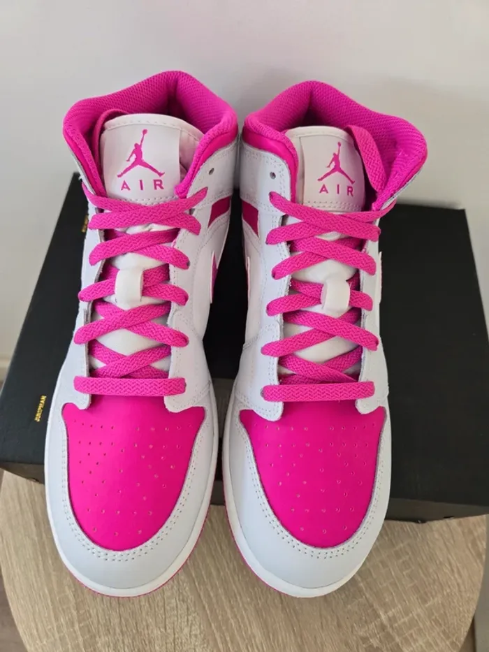 Nike air Jordan 1 mid taille 40 neuves blanc rose fuchsia - photo numéro 4