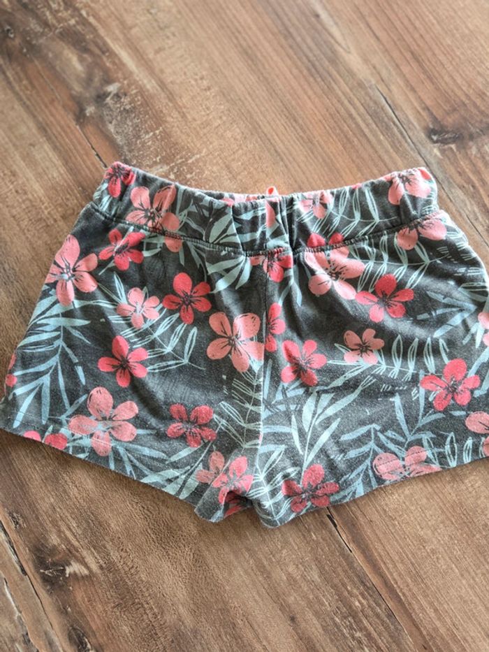Short fleuri 6 ans - photo numéro 4