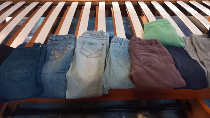 Lot de 19 vêtements 7/9 ans