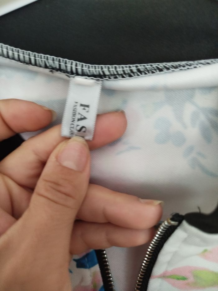 Veste fleurie taille S/m - photo numéro 2