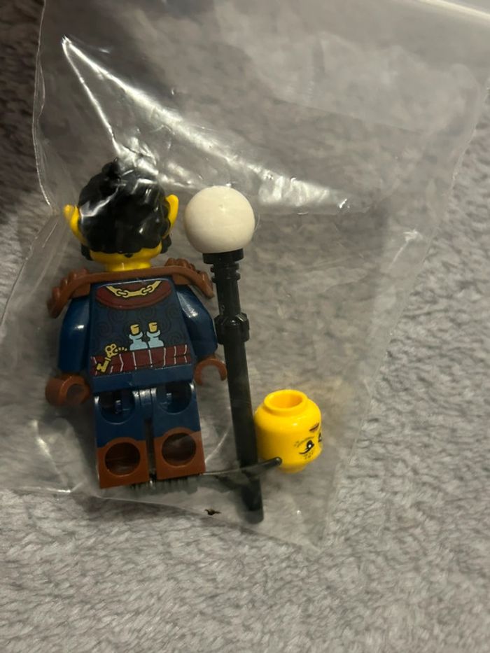 Minifigurine lego 71047 série dungeons & dragons occultiste gith - photo numéro 2