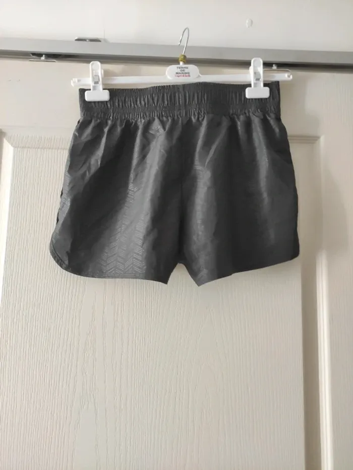 Short de sport - photo numéro 3