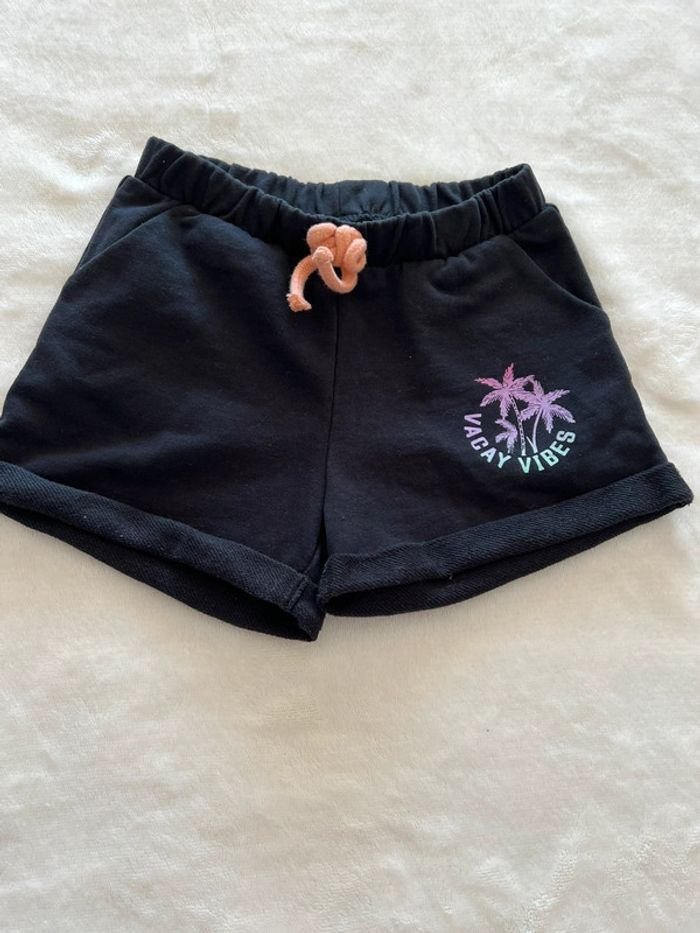Short H&M taille 98-104cm/ 2-4 ans