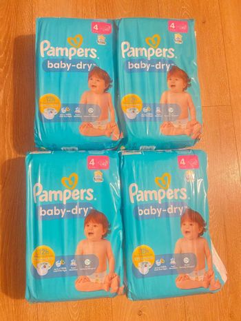 Couche Pampers taille 4