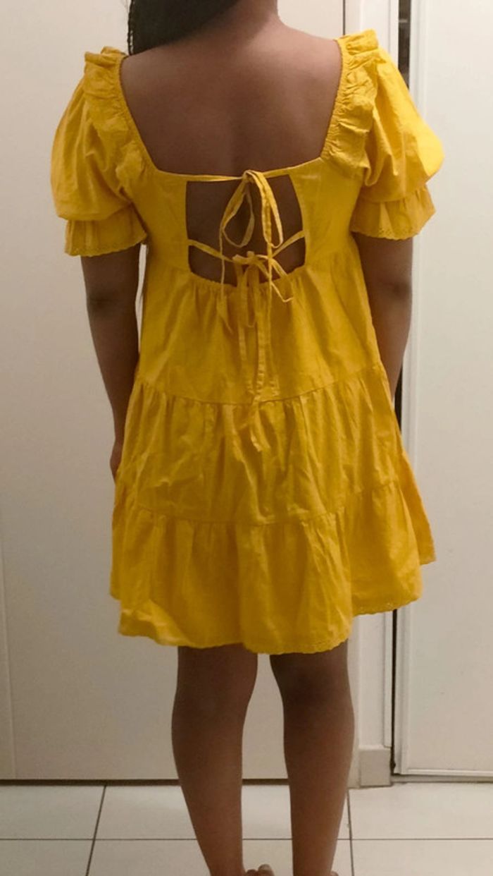 Robe dos nu - photo numéro 2