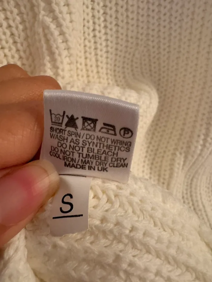 Pull blanc et moderne - photo numéro 6