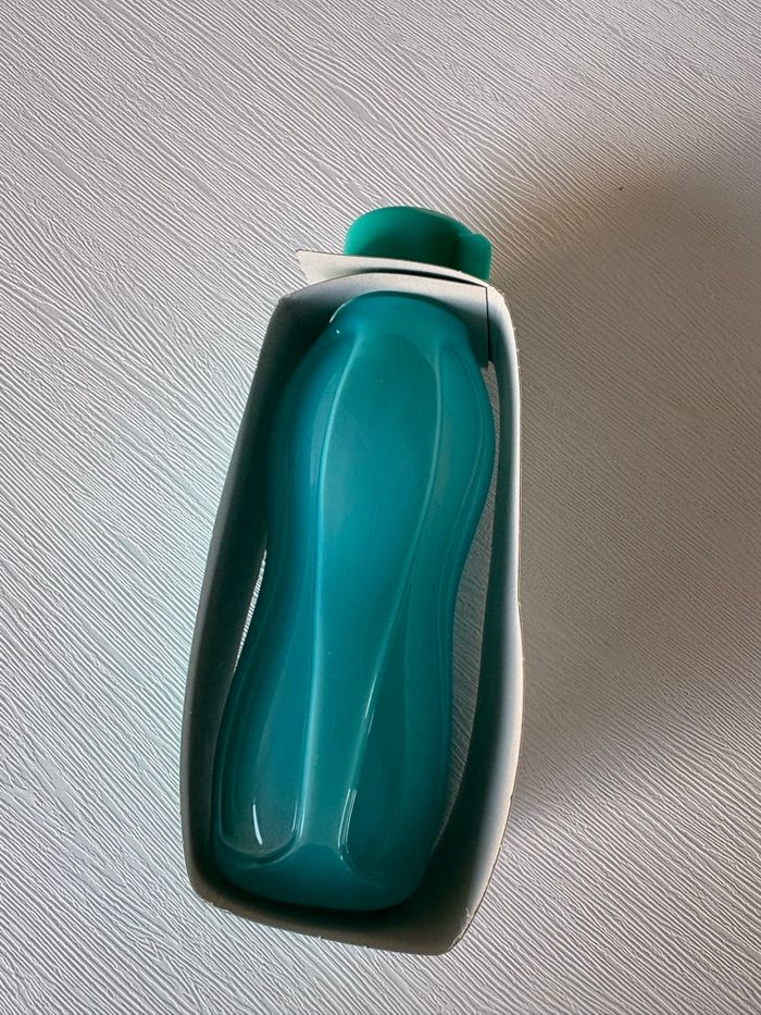 Petite gourde Tupperware - photo numéro 4