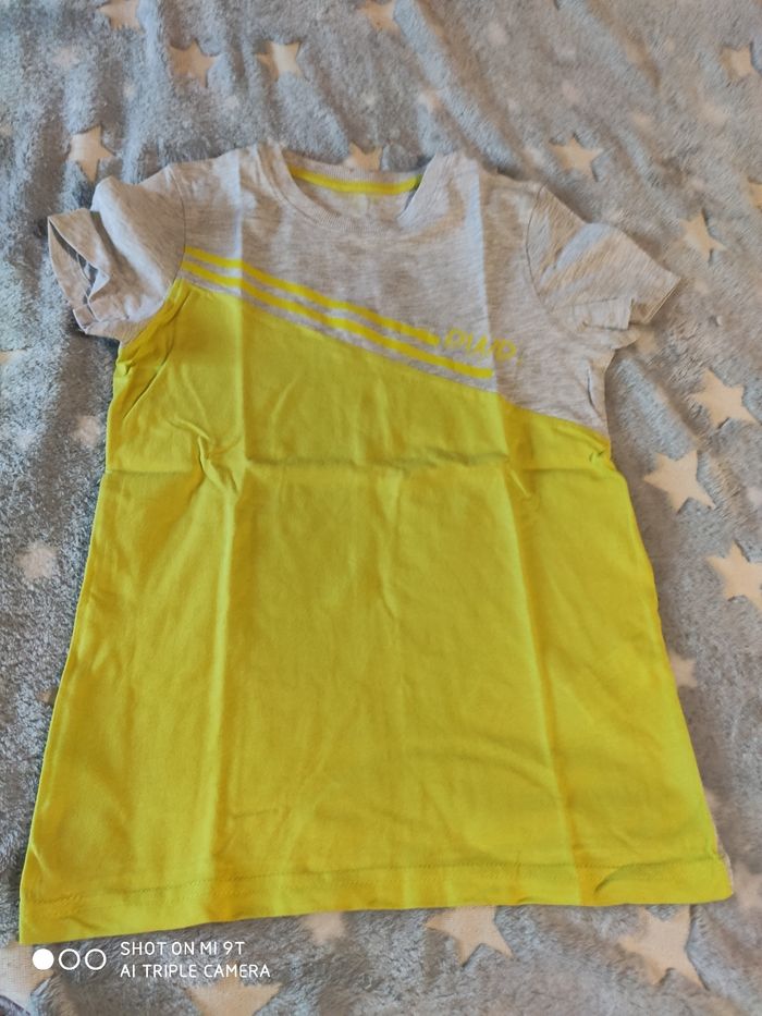 Tee-shirt manches courtes garçon taille 8 ans