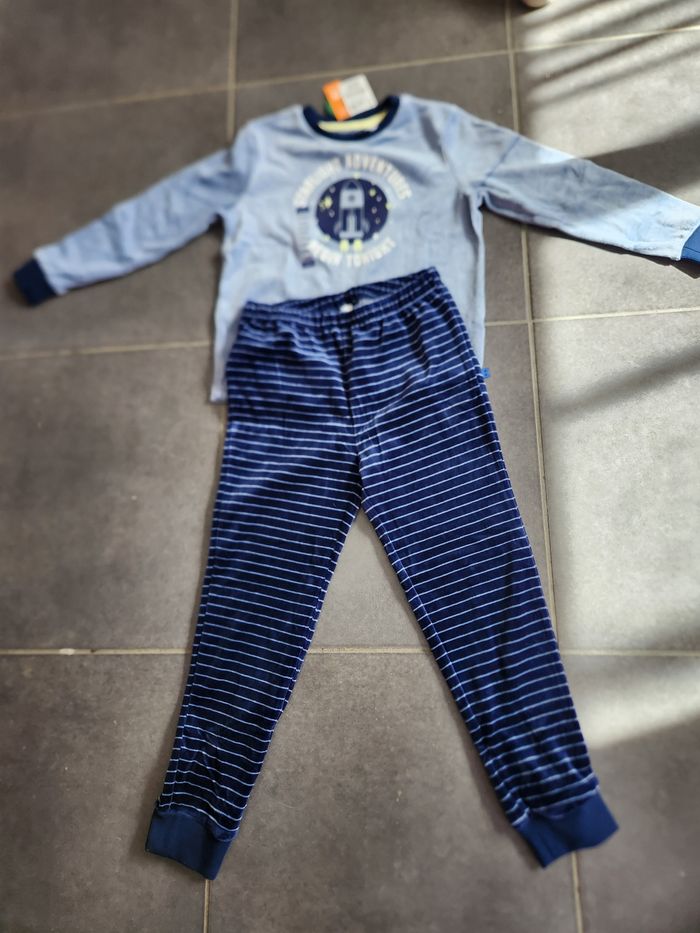 Pyjama  velours fluorescent taille 8 ans - photo numéro 2