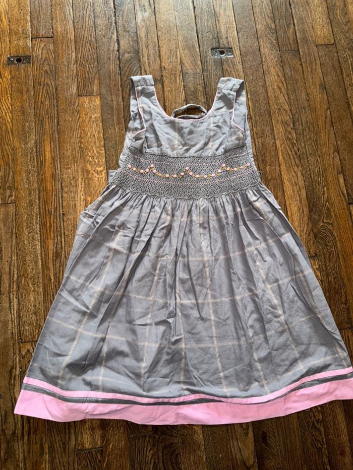 Robe brodée Madagascar 8 ans