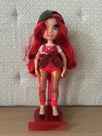 Poupée Ruby Anderson "Rainbow High"
