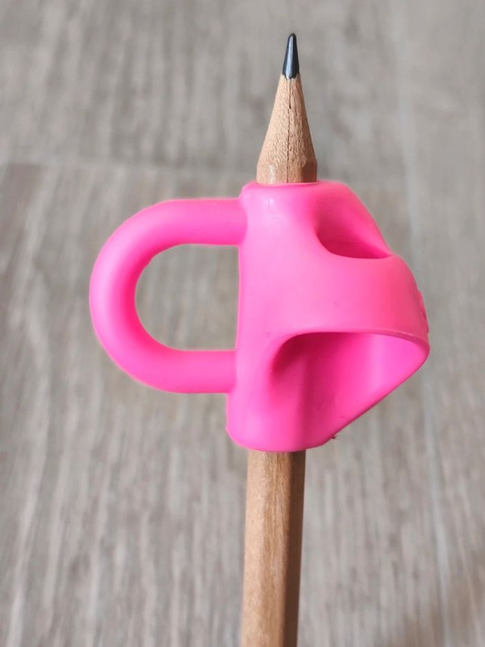 Correcteur de posture d'écriture en silicone souple - photo numéro 7