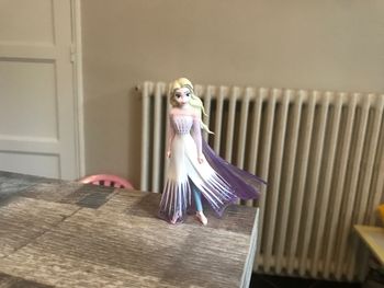 Figurine Elsa reine des neiges disney