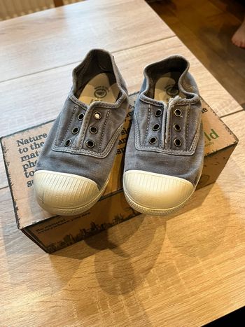 Tennis gris foncé Natural World taille 30