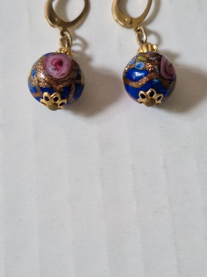 Boucles d'oreilles dorées et bleues - photo numéro 3