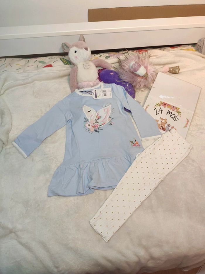 Pyjama cygne sergent major 2 ans neuf