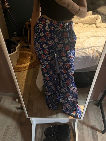 Jolie pantalon fleurie 