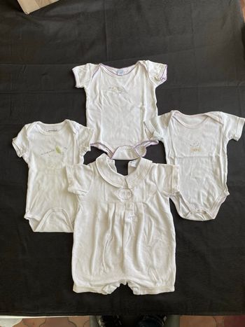 Lot pyjama et bodies 12 mois fille