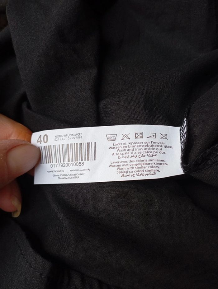 Robe en dentelle noire asymétrique taille 40 - photo numéro 4