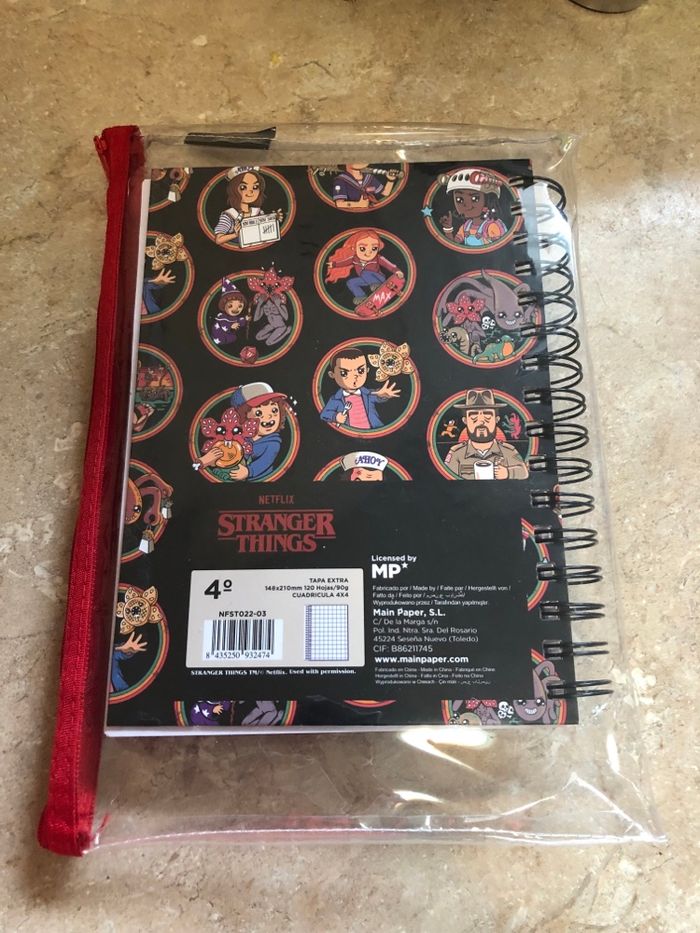 Stranger Things 📀 Set Papeterie - photo numéro 5