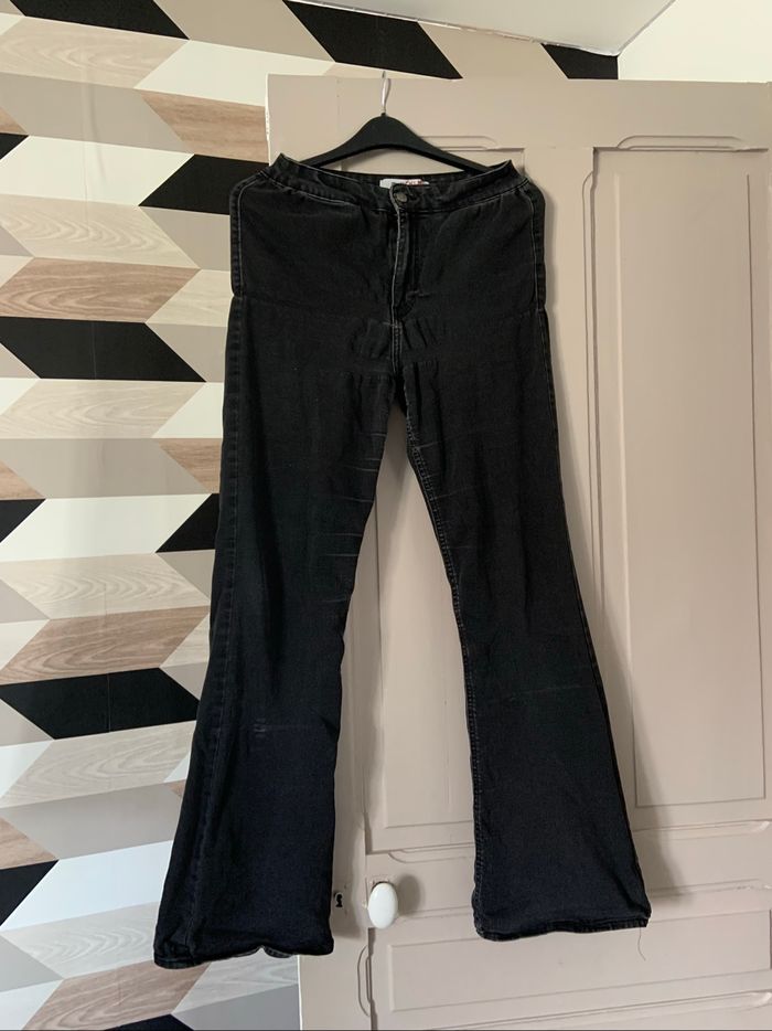 Pantalon noir patte d’éléphant