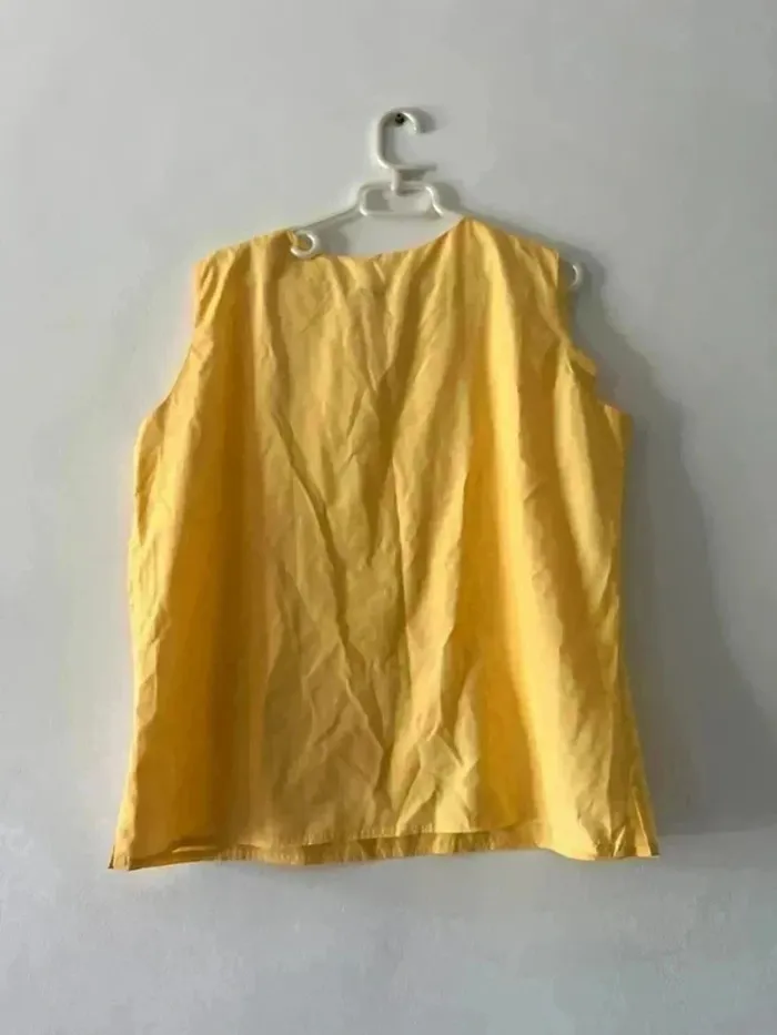 Débardeur jaune - Taille 50 / 52 - photo numéro 5