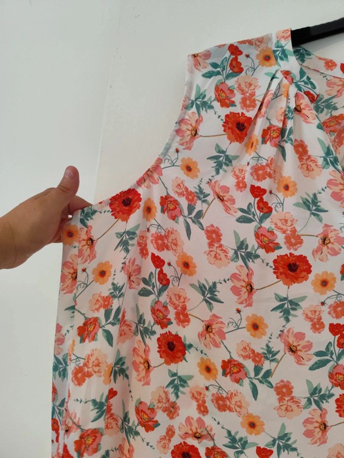 Blouse blanche à fleurs multicolores taille 50 Kiabi - photo numéro 4