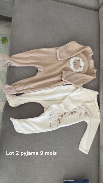 Lot 2 pyjamas chaud (9 mois)