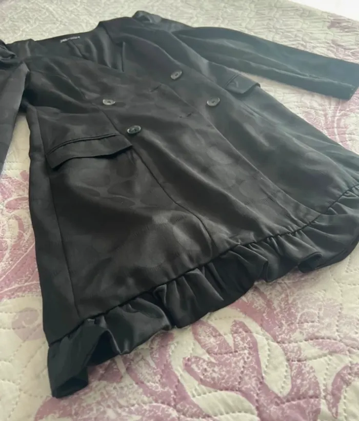 Vestido elegante volantes lunares