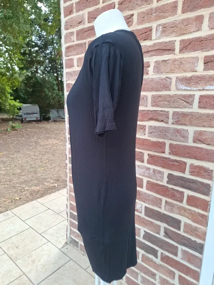Robe noir XS - photo numéro 3