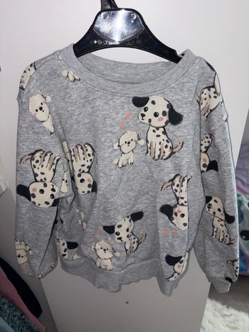 Pull hm 4 ans chiens