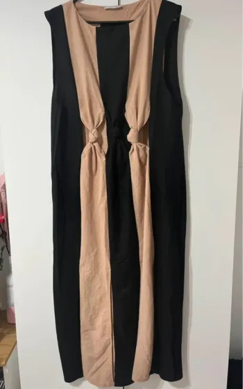 Robe Zara à rayures noires et beiges