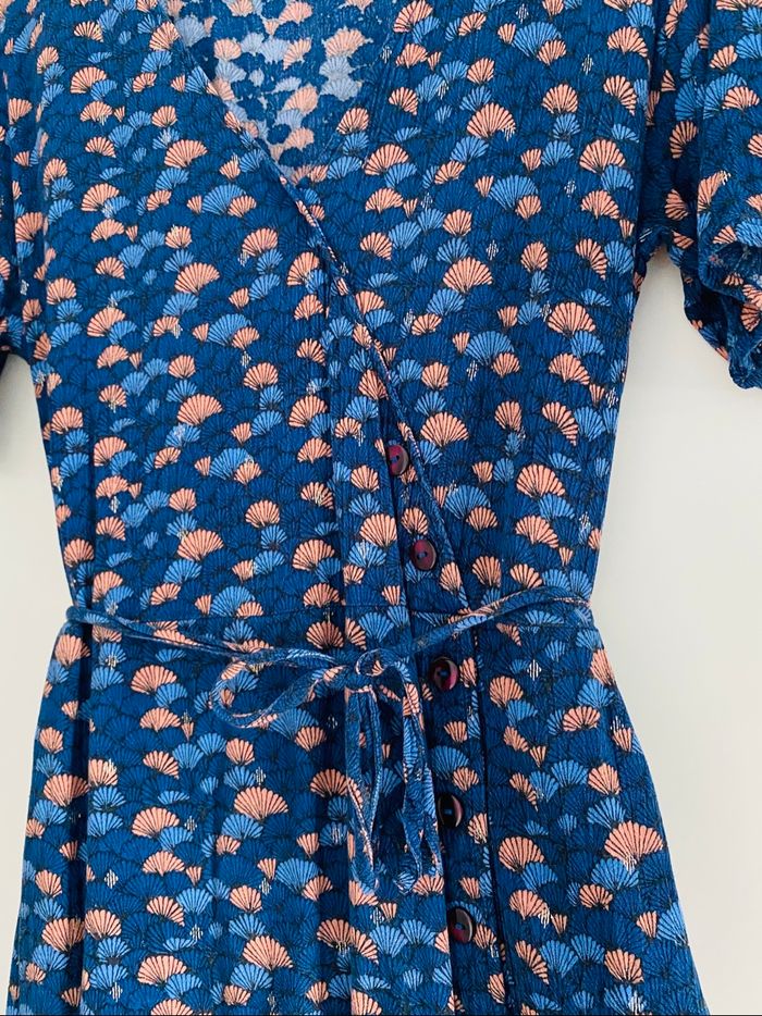 Robe bleue à motifs roses - photo numéro 6