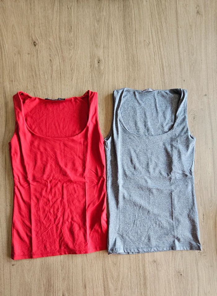Lot de deux top débardeurs rouge et gris, taille S, Zara