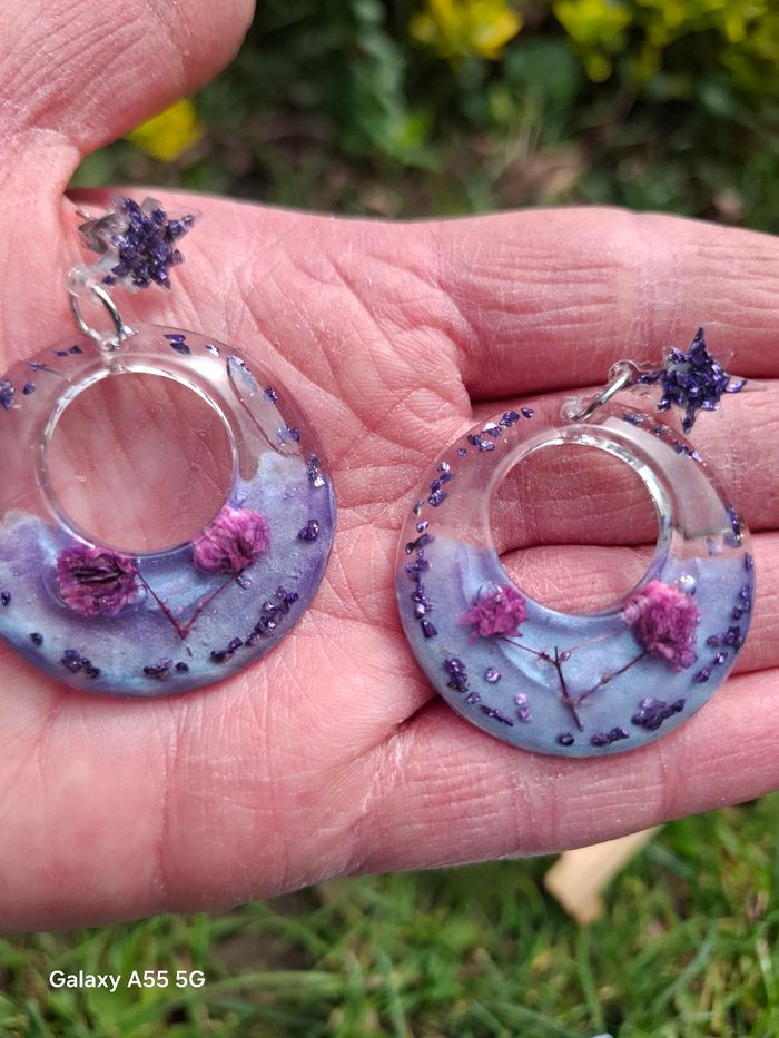 🌸 Nuit florale – Boucles d’oreilles violettes aux fleurs séchées - photo numéro 2