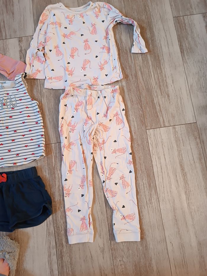 Lot de 3 pyjamas printemps / été - photo numéro 2