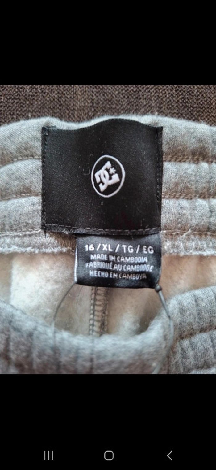 Short neuf av étiquette coton - photo numéro 5