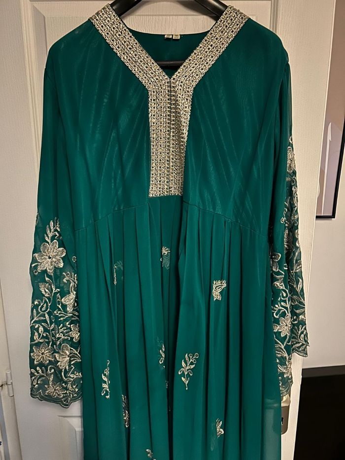 Robe de soiree - photo numéro 4