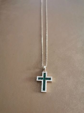 Collier et pendentif spirituel croix chrétienne pierre verre