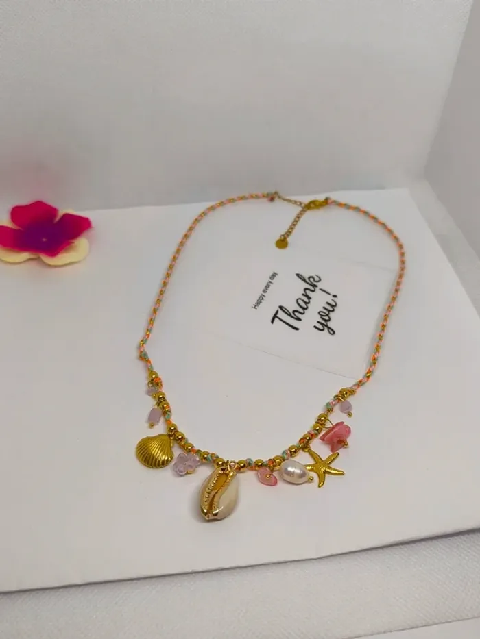 Collier doré et rose avec charms marins et fleur - photo numéro 7