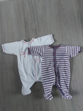 Lot de 2 pyjamas Petit Bateau taille naissance
