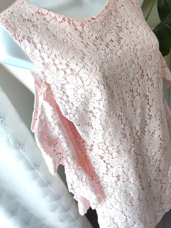 Robe dentelle épaules dénudées - photo numéro 2