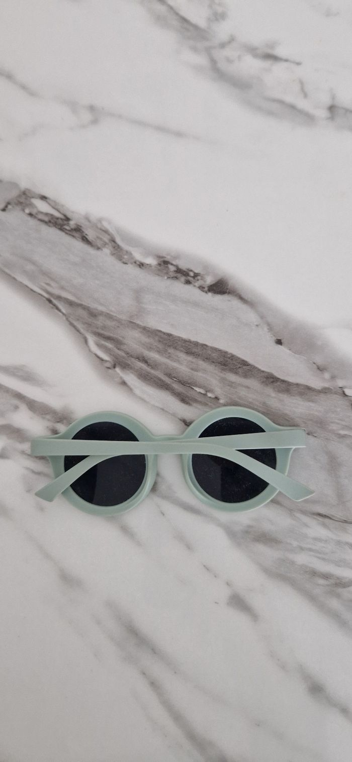 Lunettes de soleil garçon - photo numéro 2