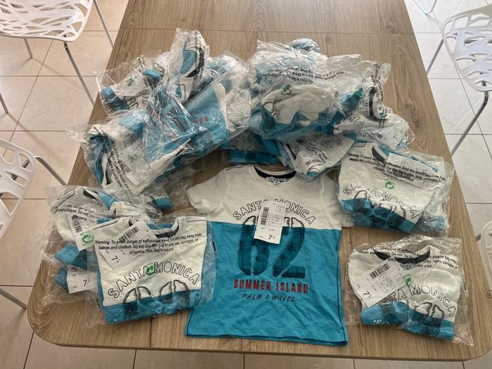 Énorme lot de 30 tee shirt Creeks garçon 3 ans neuf