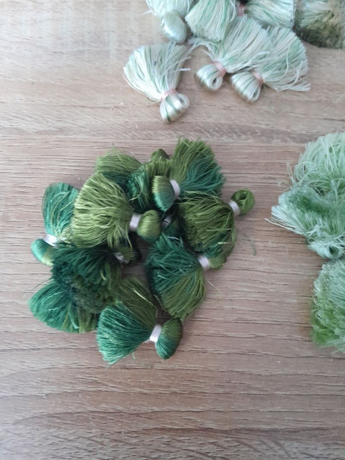 Lot de 50 pompons vert pour création de bijoux lot numéro 4 - photo numéro 6