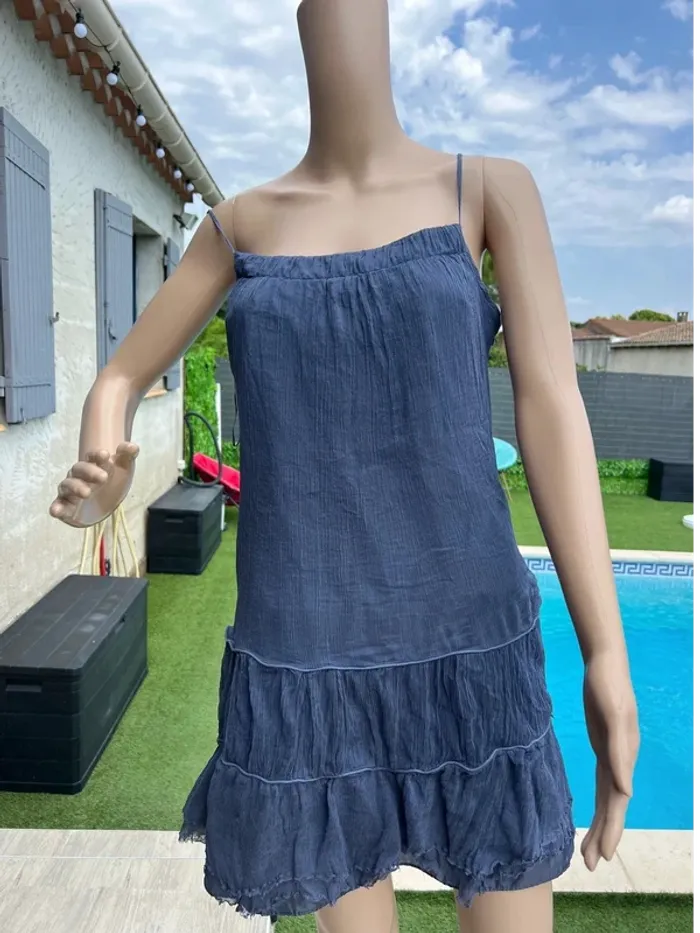 Sublime robe bleutée dos nu Zara – neuve – taille M – collection récente