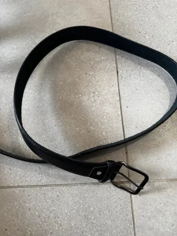 Ceinture noir, très bon état, 120cm