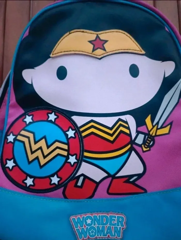 Sac a dos wonder woman - photo numéro 2