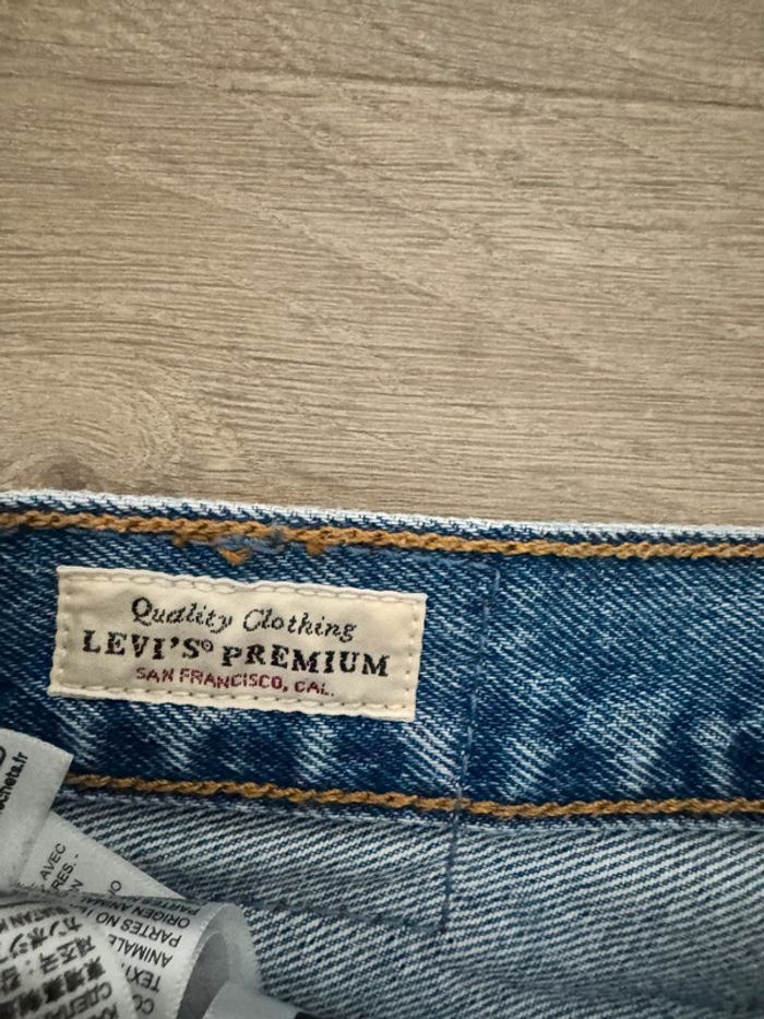 🩵 Short en jean délavé effiloché – Levi’s – Taille W29 NEW 🩵 - photo numéro 2